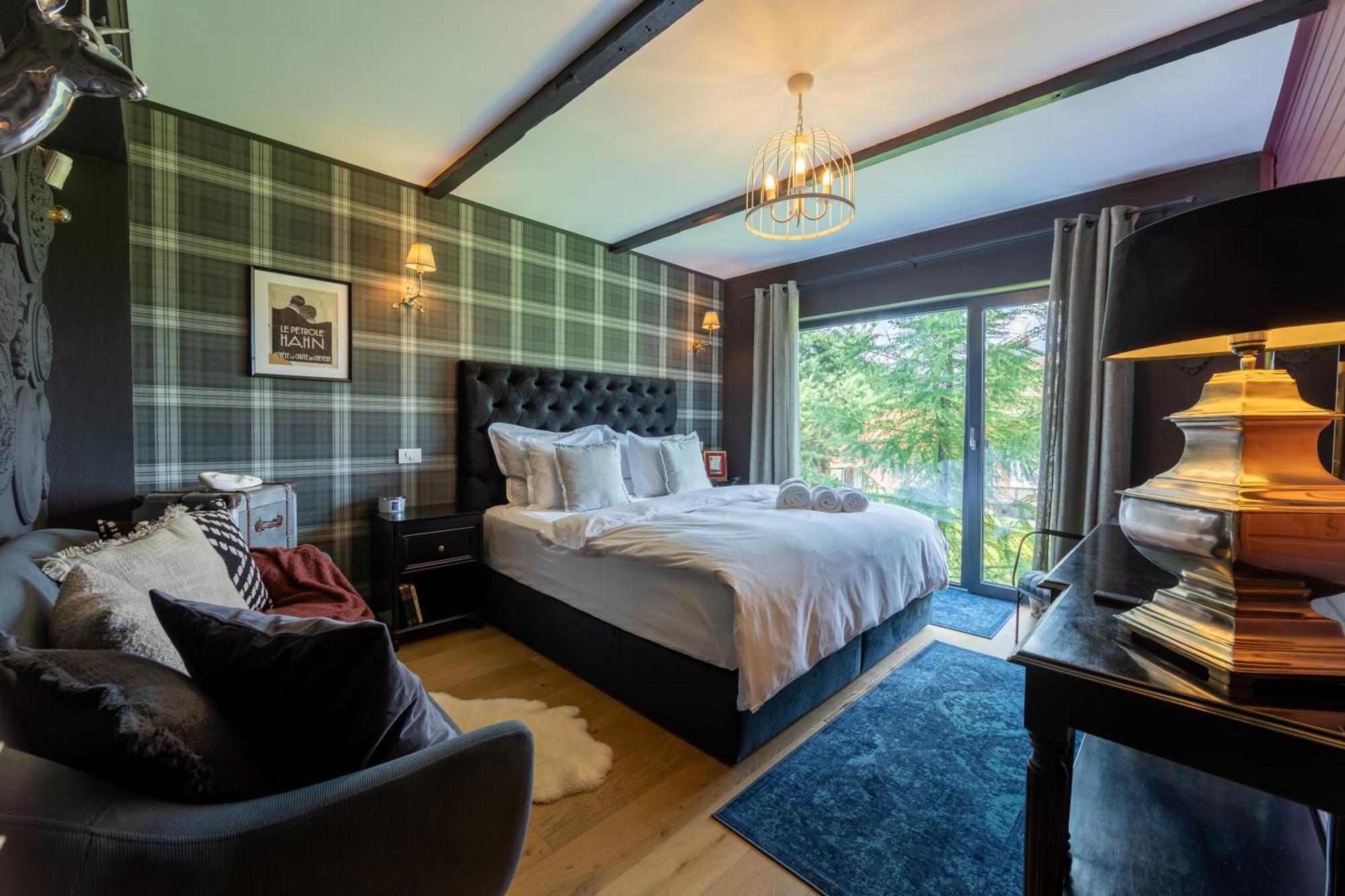 Bransilvania Fantasy Boutique - Adults Only Lodge